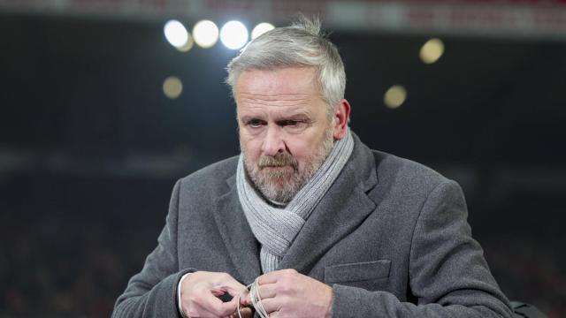 拜仁通牒威逼于帕续约，哈曼怒批埃贝尔软弱操作